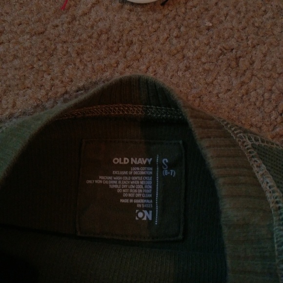 Boy's pullover sweater (Small 6-7) - Picture 2 of 3